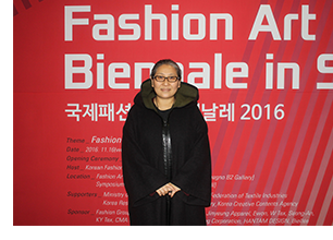 패션디자인전공 박선희 교수. ‘2016 국제 패션아트 비엔날레 올해의 작가상’ 수상 대표이미지